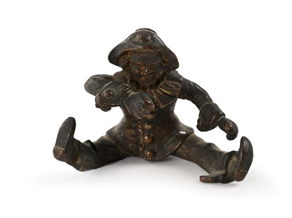 Piccola figura in bronzo raffigurante un giullare, XX secolo