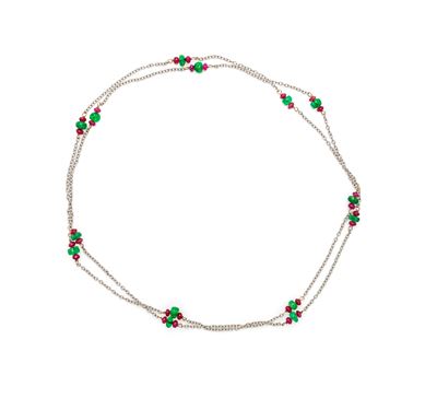 Lunga collana a laccio in platino 900/000 con smeraldi e rubini