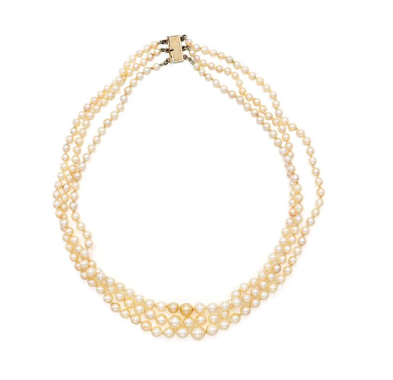 Collana antica a tre fili di perle a gradazione e oro bianco 750/000