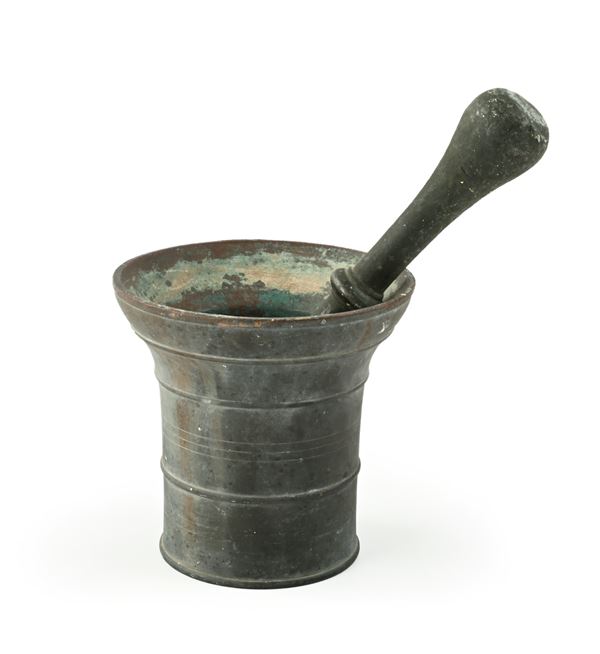 Mortaio in bronzo con pestello