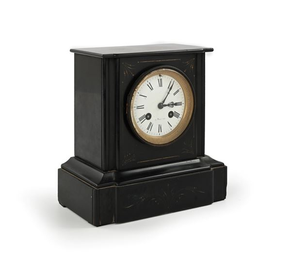 Orologio da tavolo squadrato in marmo nero