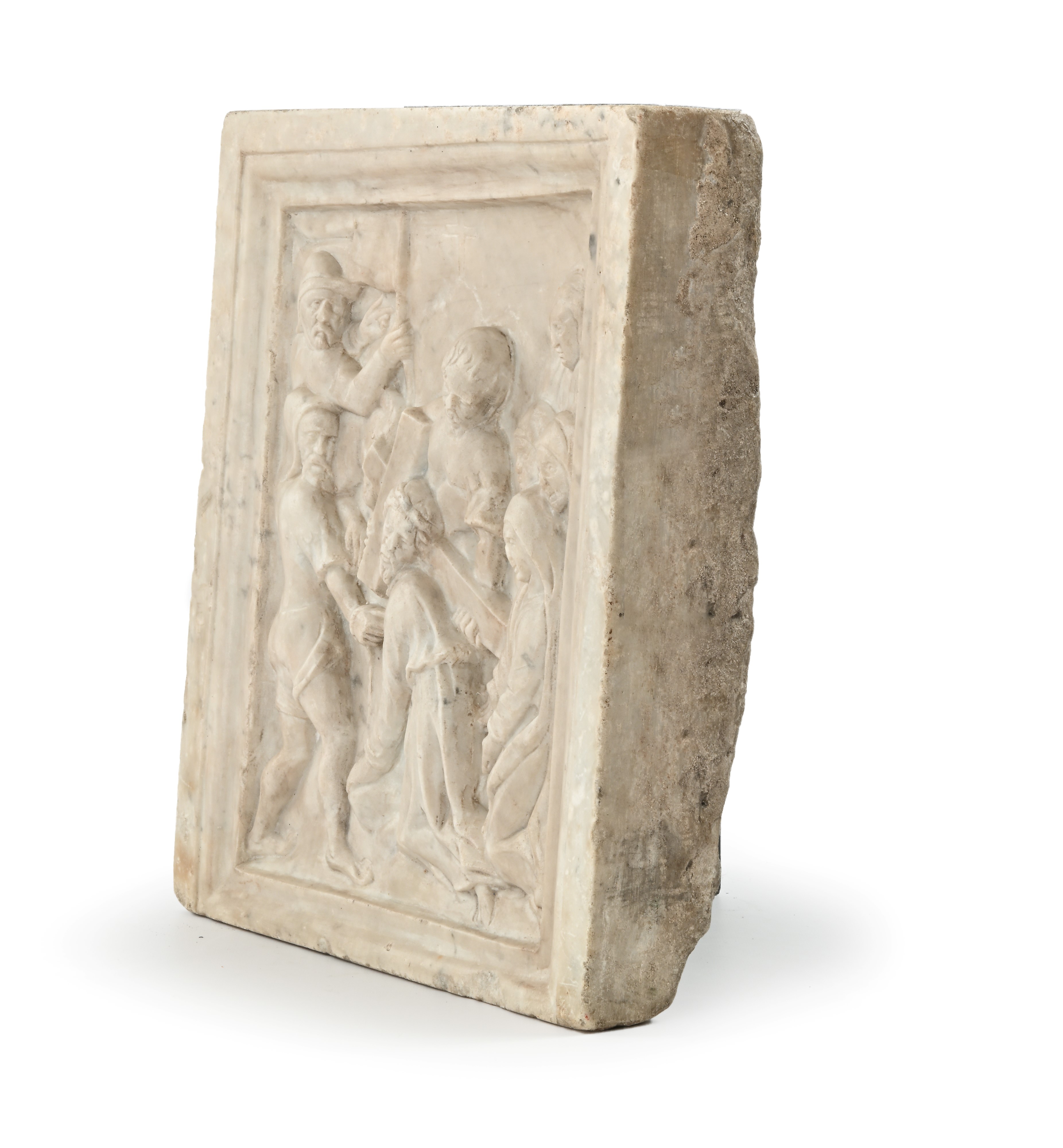 Formella quadrangolare, marmo bianco raffigurante la Via Crucis (Stazione con Cristo sotto la cro...
