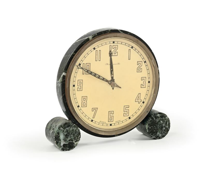 Hausmann & C., Orologio da tavolo 8 giorni con meccanismo meccanico a carica manuale, cassa in ma...