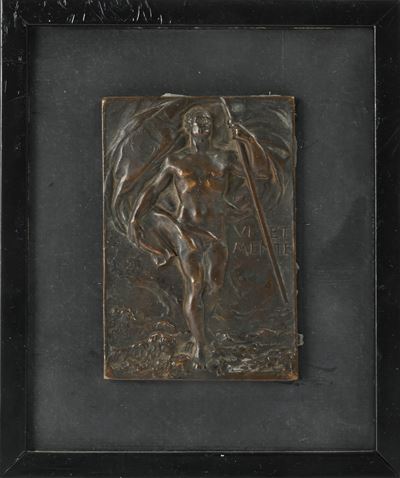 Placchetta commemorativa del Touring Club Italiano in bronzo brunito