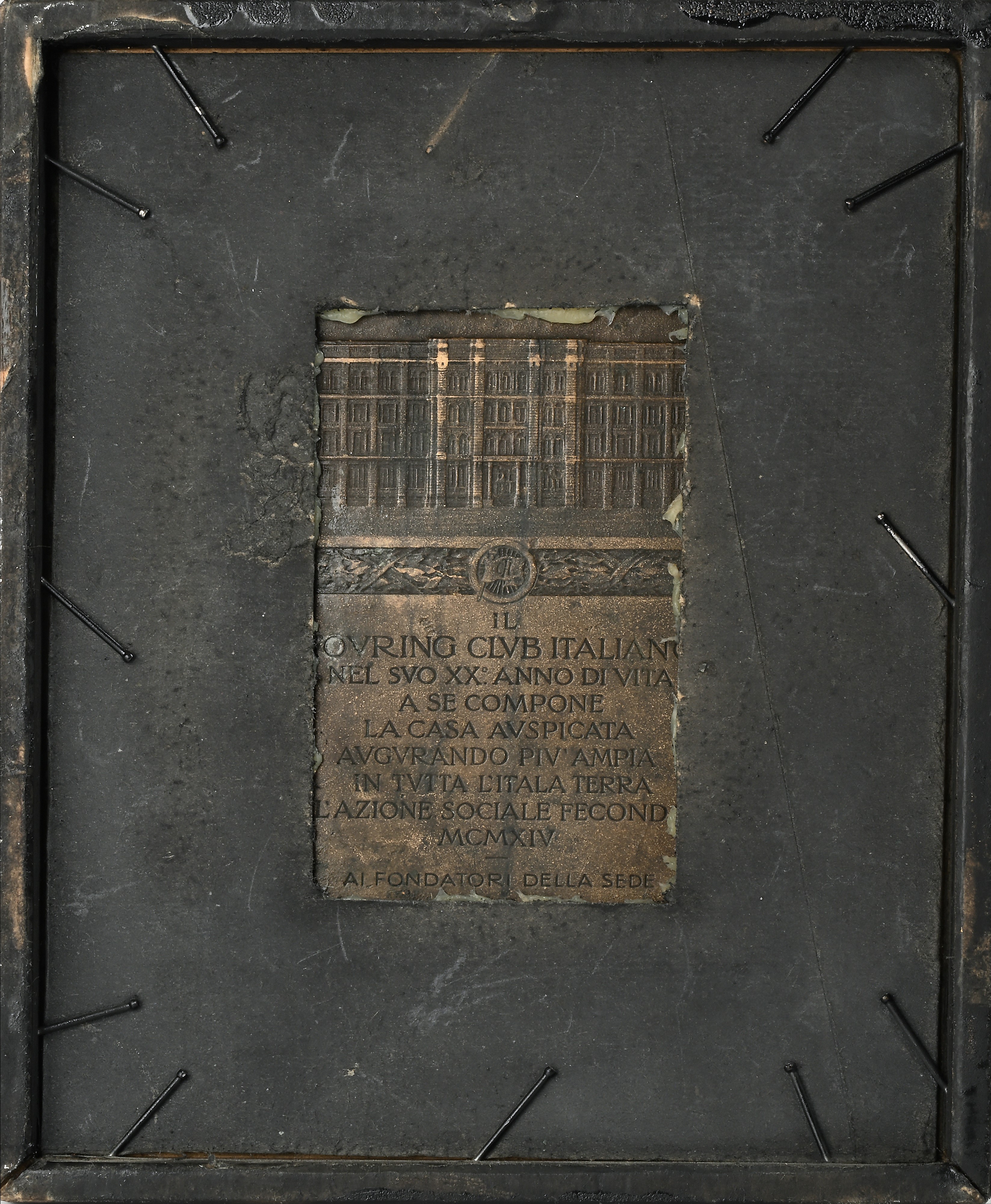 Giannino Castiglioni - Placchetta commemorativa del Touring Club Italiano in bronzo brunito