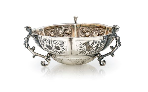 Piccola coppa lobata in argento, Mappin & Webb, Londra