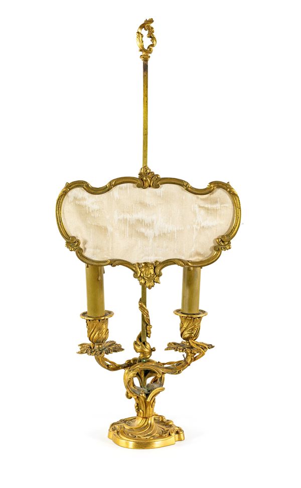 Lampada da tavolo in bronzo dorato a due luci, XIX secolo