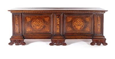 Cassapanca in legno intarsiato, Italia settentrionale, XVII secolo