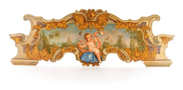 Sovrapporta sagomato in legno dipinto, fine del XIX secolo