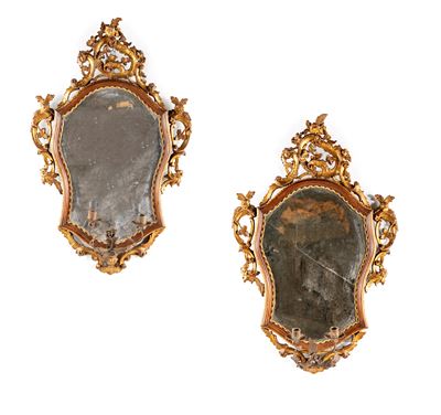 Coppia di specchiere in legno intagliato e dorato, Venezia, XVIII secolo