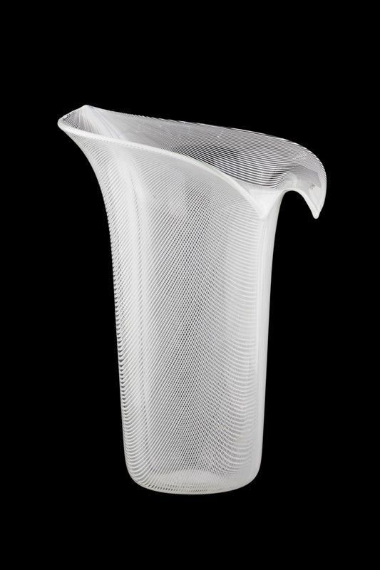 Vaso "calla" in Vetro Lattimo Filigranato, Venini