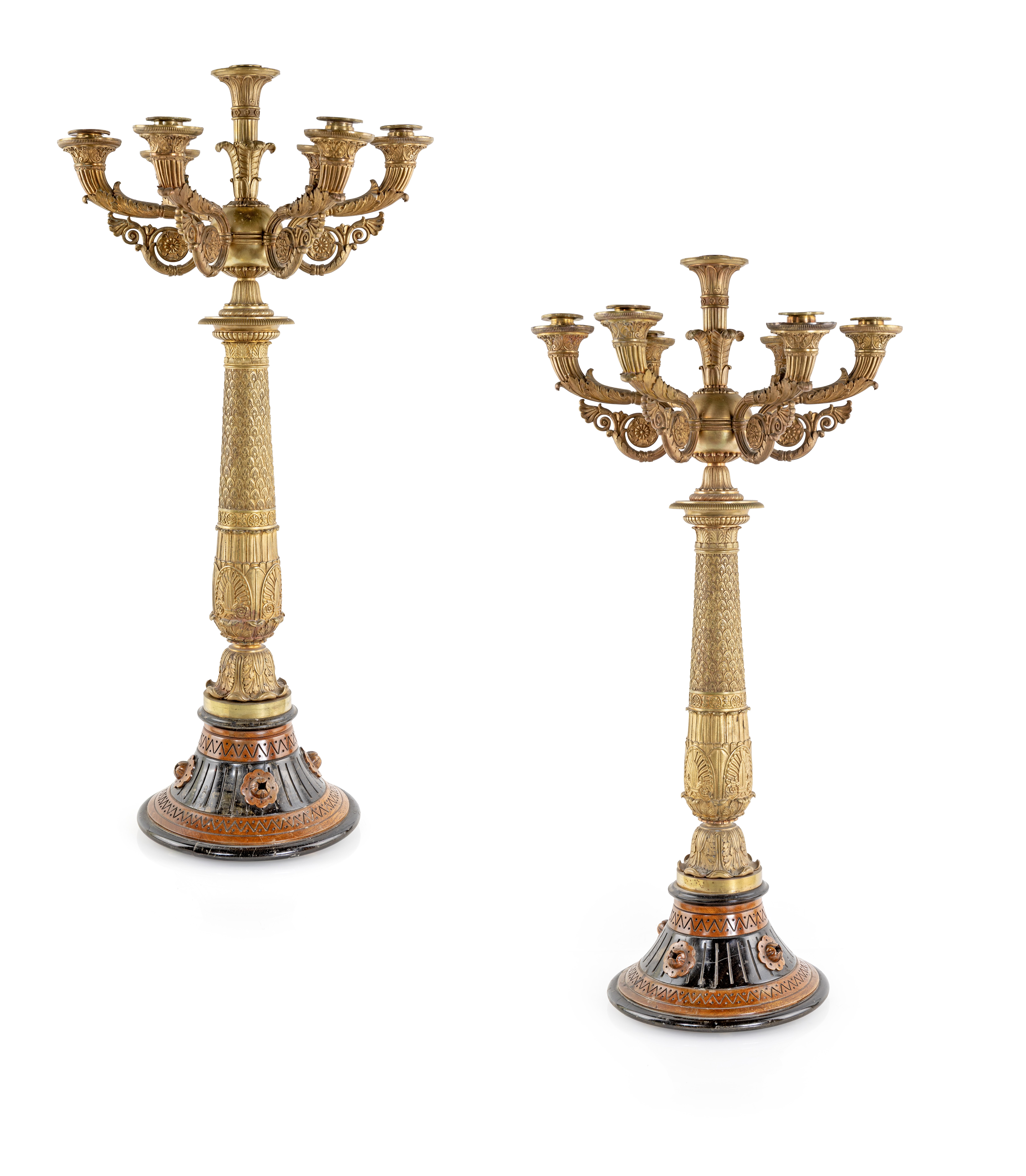 Coppia di grandi candelabri, bronzo dorato a sette fiamme, Francia, periodo Restaurazione/Carlo X