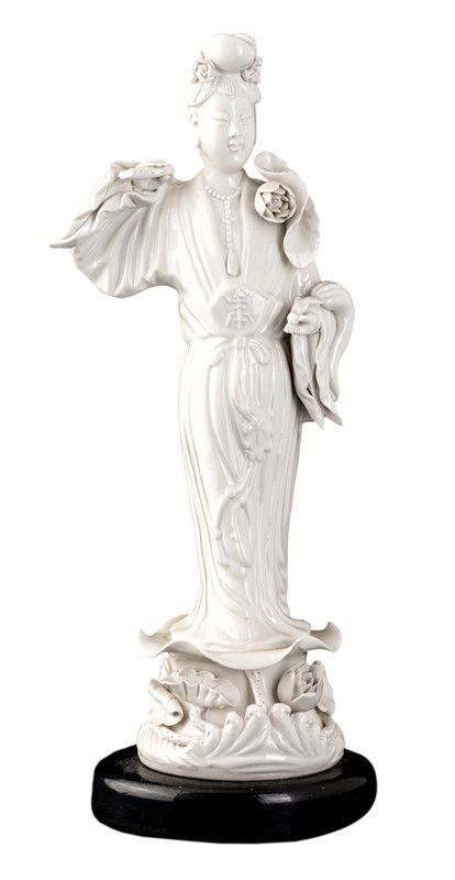 Scultura in porcellana