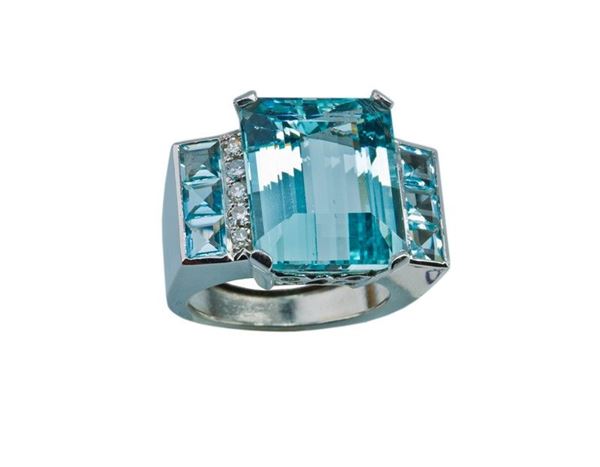 ANELLO IN PLATINO E ACQUAMARINA