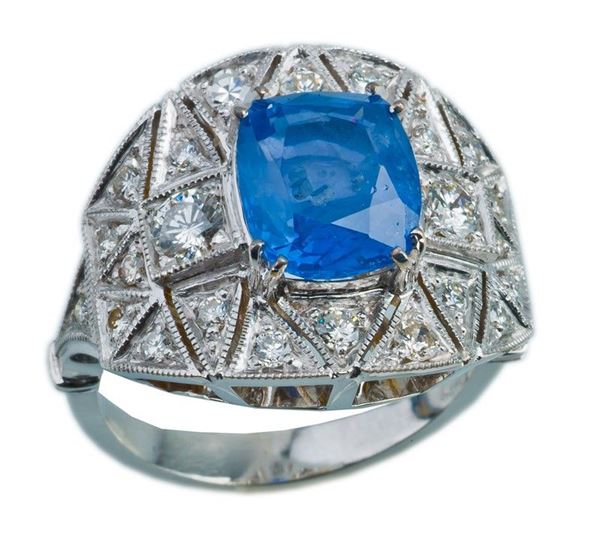 ANELLO CON ZAFFIRO DI CEYLON
