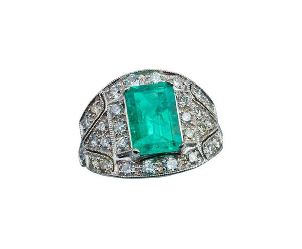 ANELLO DECO&#39; CON SMERALDO