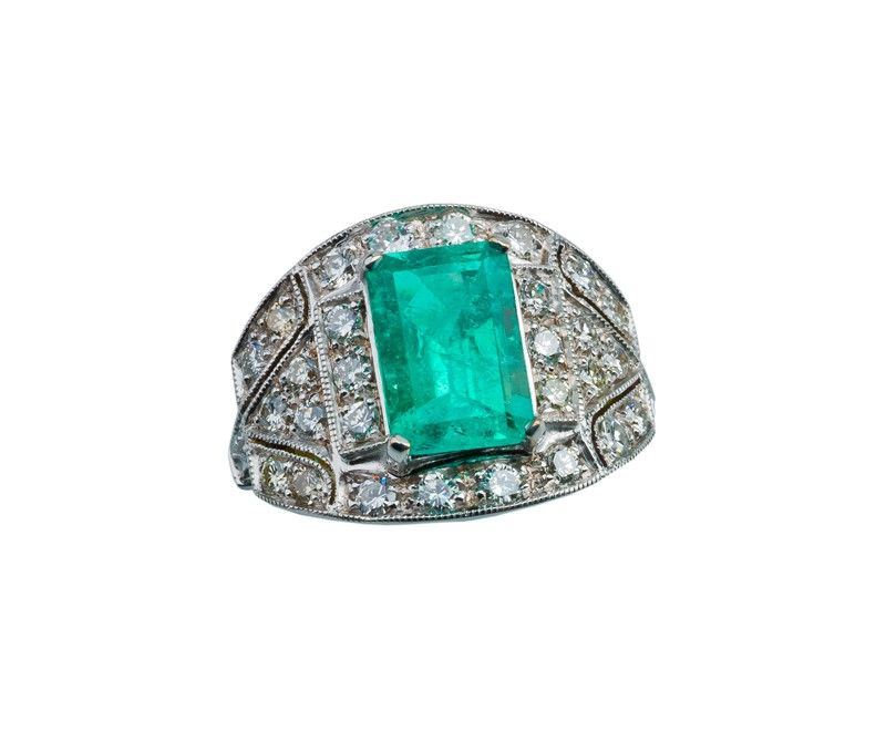 Anello Deco' con Smeraldo