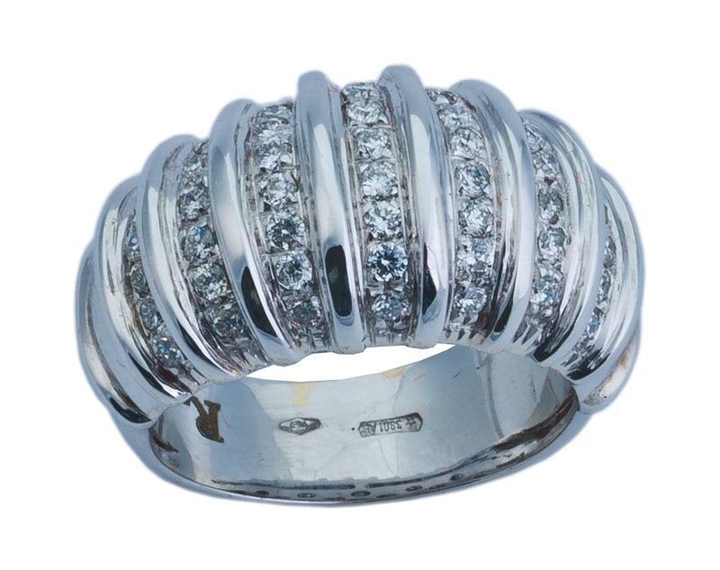 Anello Fascia in Oro Bianco e Brillanti