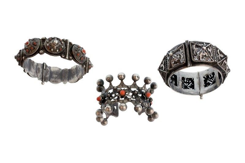 Lotto di Tre Bracciali in Argento con Coralli