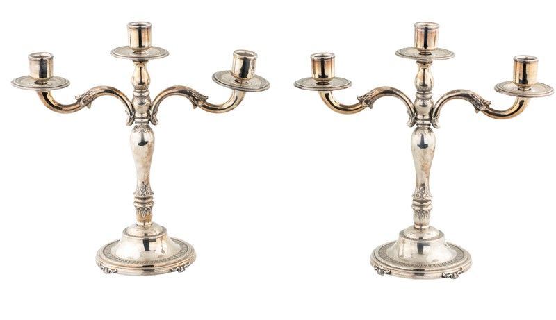 COPPIA DI CANDELABRI IN ARGENTO