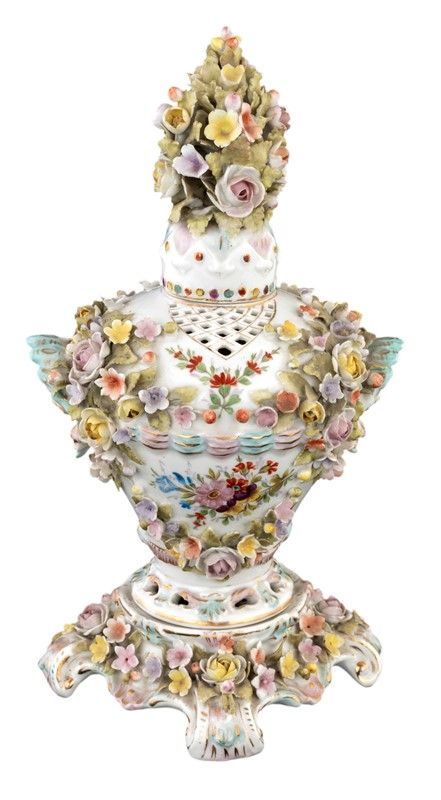 VASETTO CON COPERCHIO IN PORCELLANA