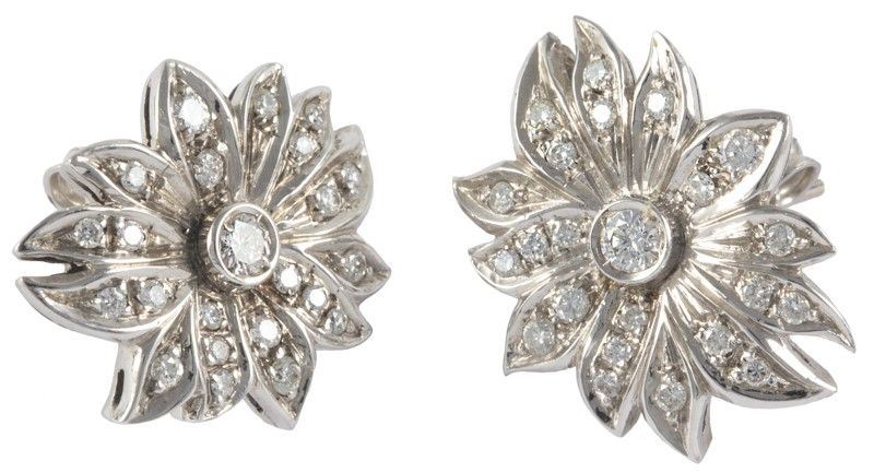 Orecchini a Fiore in Oro Bianco Gr.11,00, Brillanti Ct.0,89