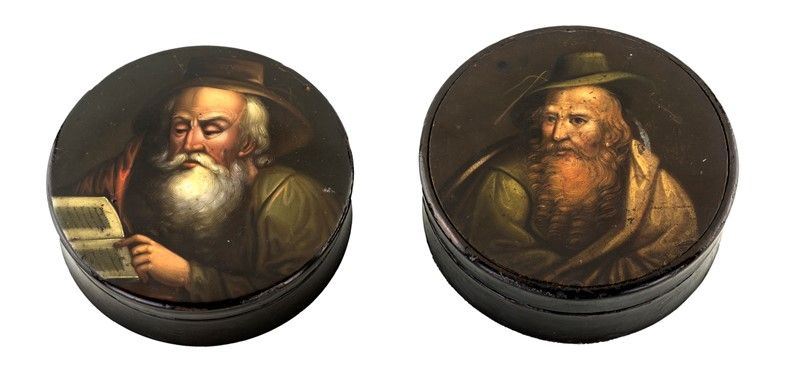 LOTTO DI DUE TABACCHIERE IN PAPIER MACHÉ