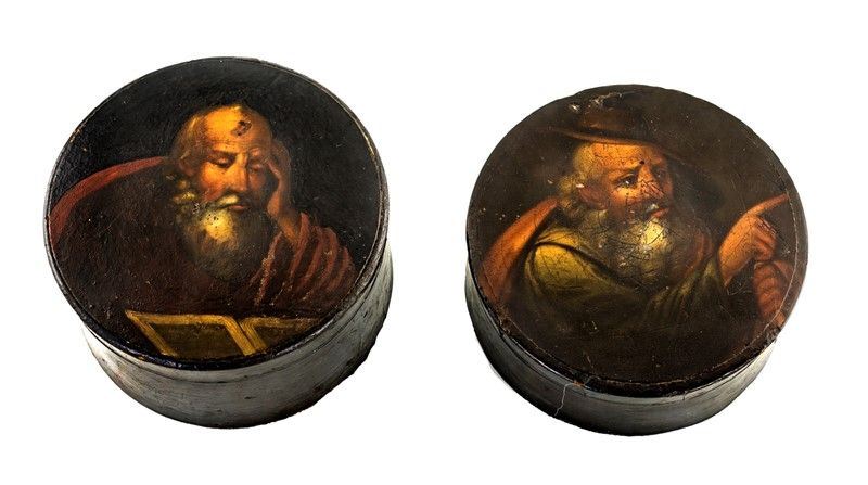 LOTTO DI DUE TABACCHIERE IN PAPIER MACHÉ