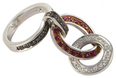 Anello Catena Oro Bianco Gr.12,80, Brillanti Neri, Brillanti Bianche Ct.0,32, Rubini