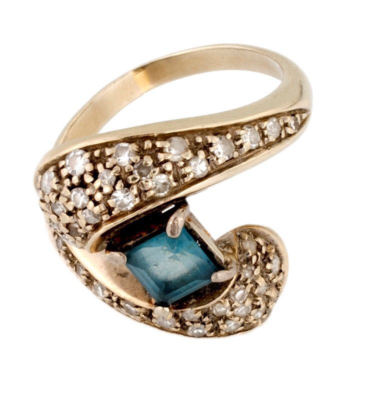 Anello Oro e Topazio