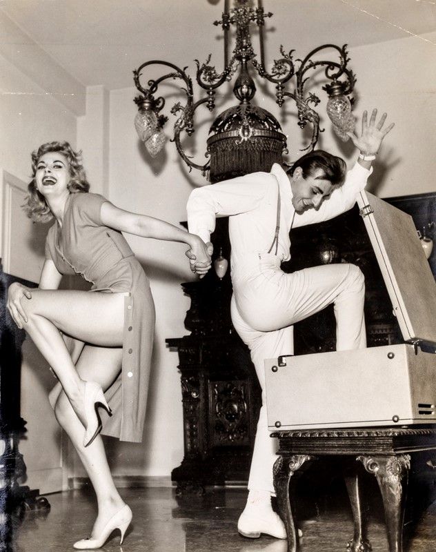 Pierluigi Praturlon - Lotto di Due Fotografie Ritraenti Sandra Milo Mentre Balla