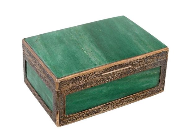 Scatola in agata verde e argento