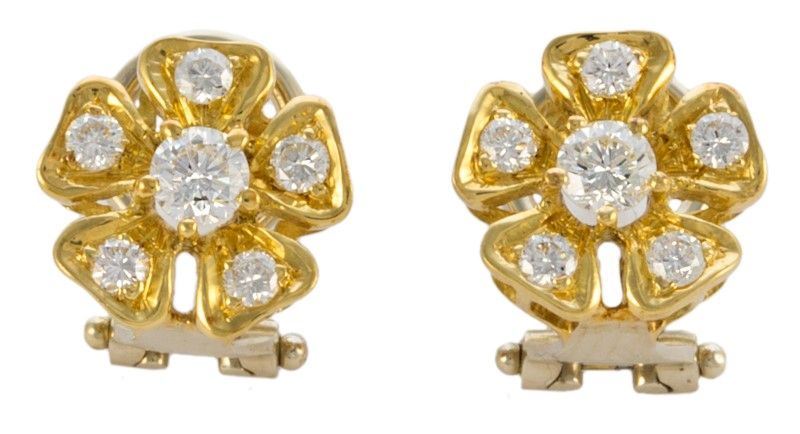 Orecchini in Oro Giallo con Brill. Ct.0.60 su Fiore