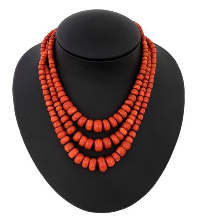 Collana di Tre Fili di Corallo