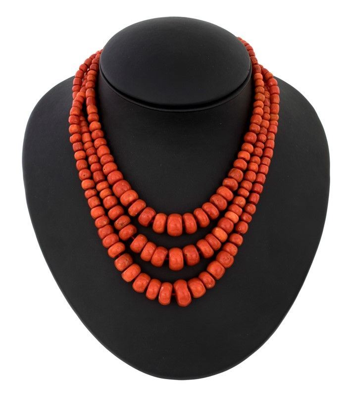 Collana di Tre Fili di Corallo