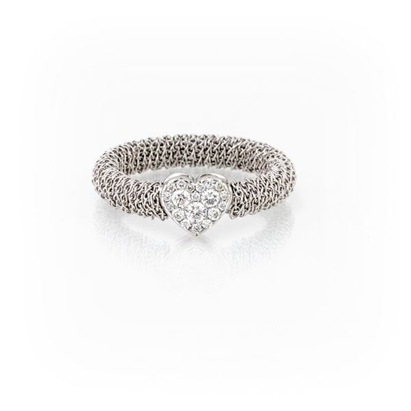 Anello a cuore con brillanti
