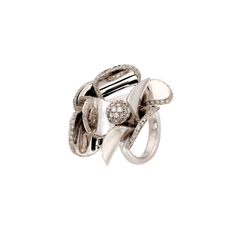 Anello in Oro Bianco e Brillanti a Fiore