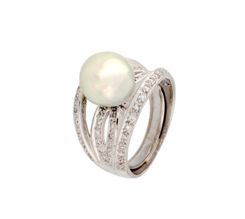 Anello con Perla Barocca