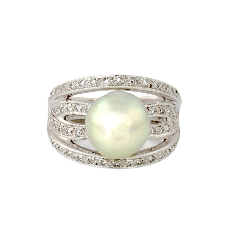 Anello con Perla Barocca