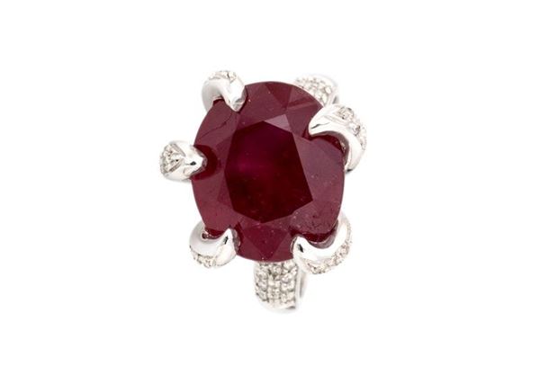 Anello con rubino glass filled