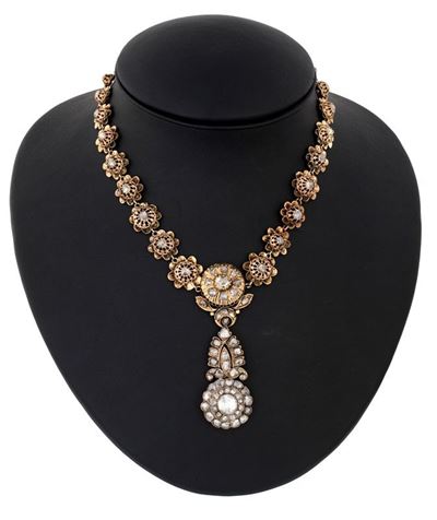 Collana Antica con Diamanti