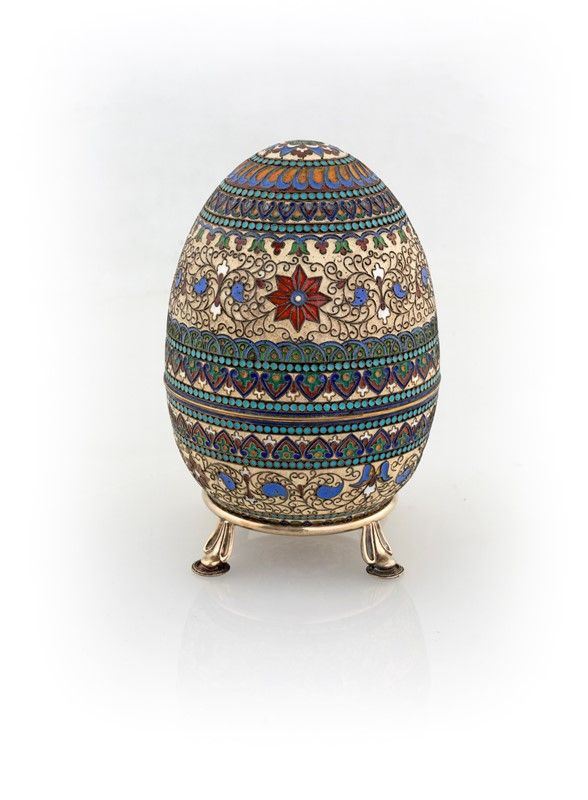Uovo in Argento Dorato e Smalti Policromi Cloisonné