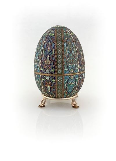 Uovo in Argento Dorato e Smalti Policromi Cloisonné