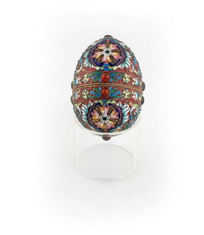 Uovo in Argento Dorato e Smalti Policromi Cloisonné