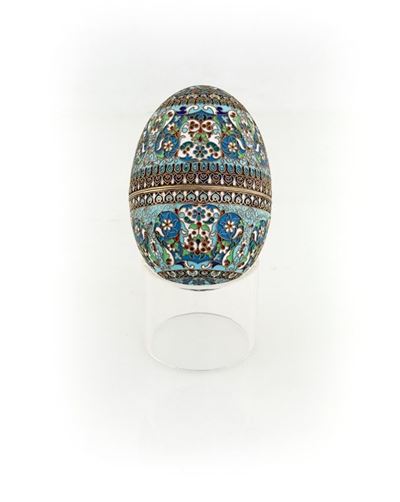 Uovo in Argento Dorato e Smalti Policromi Cloisonné