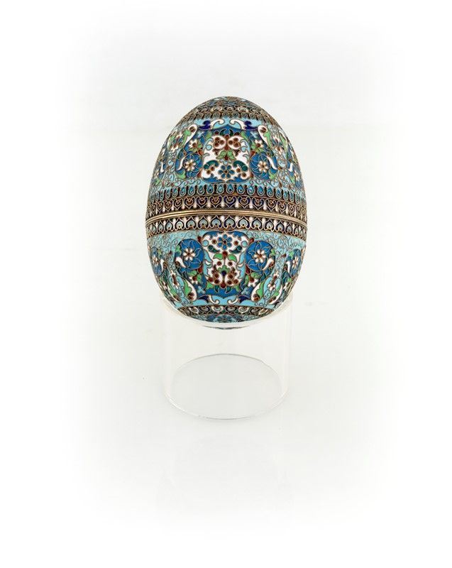 Uovo in Argento Dorato e Smalti Policromi Cloisonné
