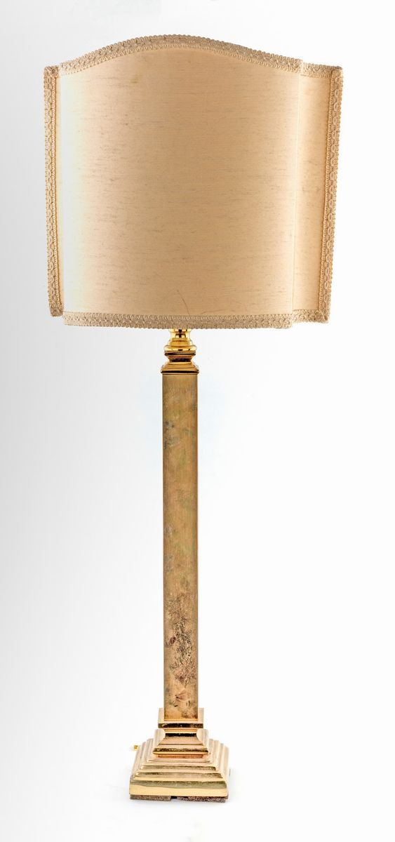 Lampada da tavolo in ottone