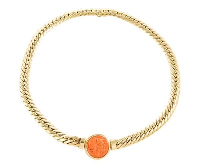 Collana in Oro Giallo con Centro in Corallo Inciso Gr.33,70 Totali