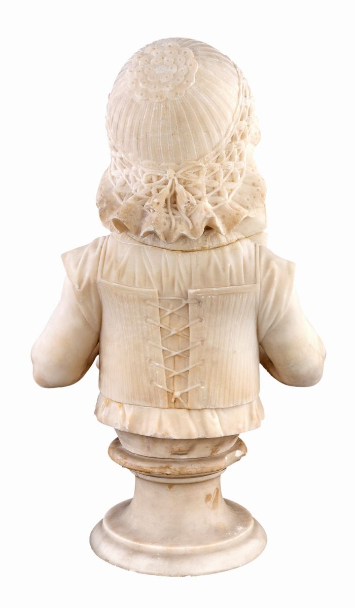 Scultura in Marmo Bianco