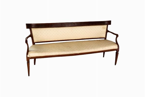 Divano in legno laccato  